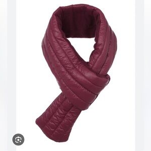 LOOK BURGUNDY PUFFER SCARVES. New